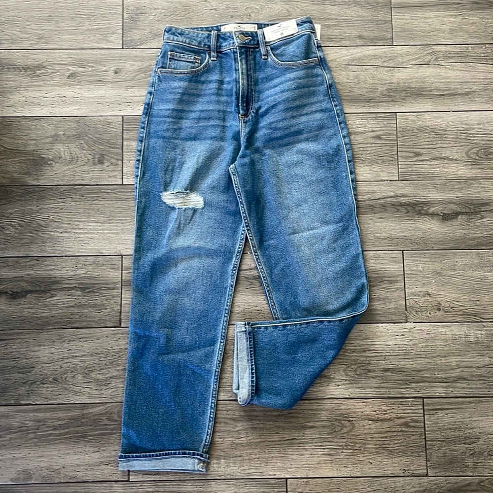 NWT HOLLISTER CURVY ULTRA HIGH-RISE VINTAGE STRAIGHT JEANS SIZE 26